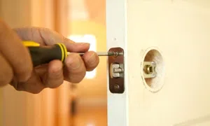 Lock Safe Services Overland Park, KS 913-364-2668 - 24-hour-emergency-locksmith