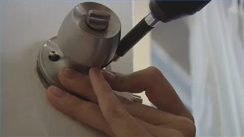 Lock Safe Services Overland Park, KS 913-364-2668 - change-locks-service