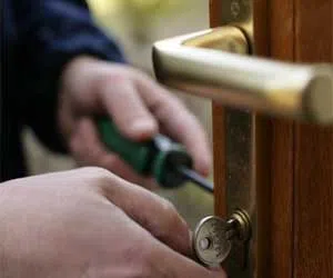Lock Safe Services Overland Park, KS 913-364-2668 - lock-change